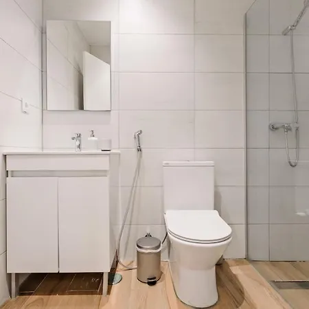 Lovely Studio, Fully Equipped & Near Subway N7 아파트 리스본