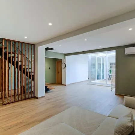 아파트 Lovely Studio, Fully Equipped & Near Subway N7 리스본