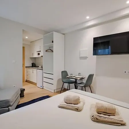 Lovely Studio, Fully Equipped & Near Subway N7 Lejlighed Lisboa