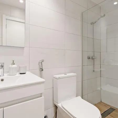 Lovely Studio, Fully Equipped & Near Subway N7 Lejlighed